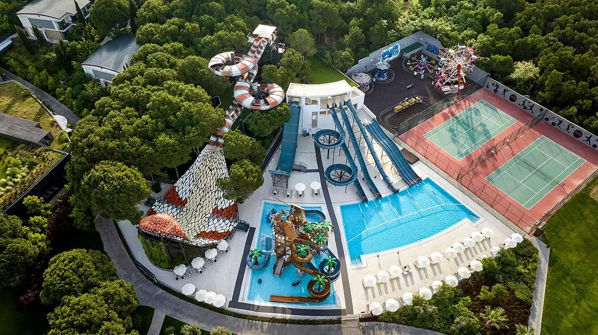 پارک آبی هتل ویاژ آنتالیا